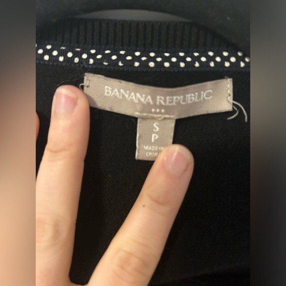 2$/20 - Banana republic - petite classic button up cardigan - Picture 4 of 4